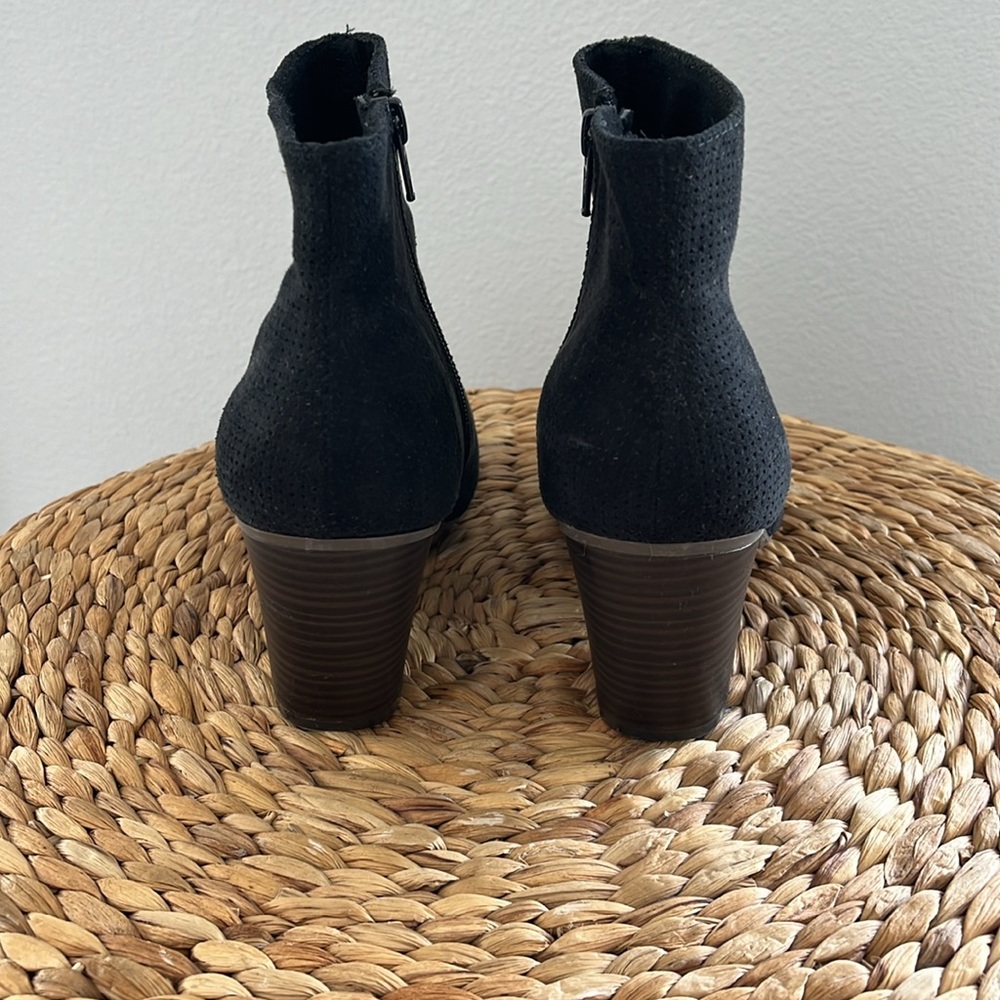 Open toe booties - Picture 4 of 7